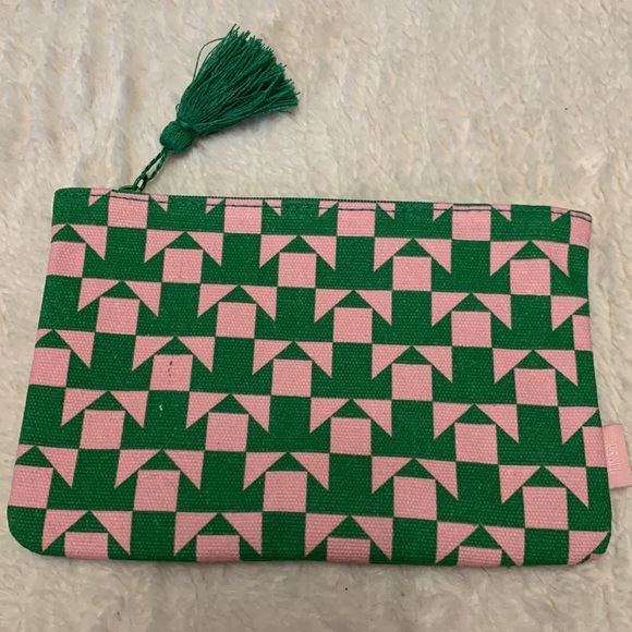 Makeup Bundle Lip & Bag Bundle - Picture 8 of 13